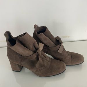 Brown Bueno size 41 booties
